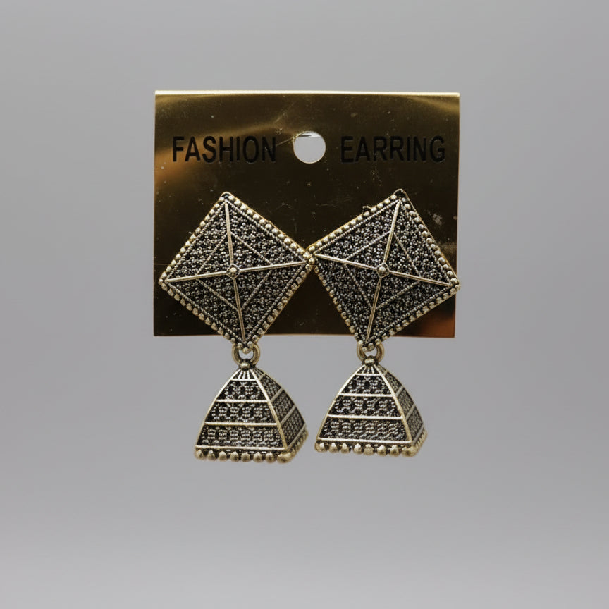 Gold geometric earrings